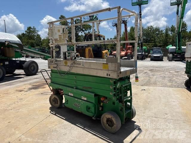JLG 2630ES رافعات مقصية الشكل