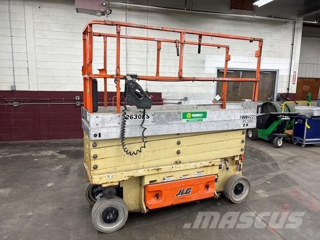 JLG 2630ES رافعات مقصية الشكل