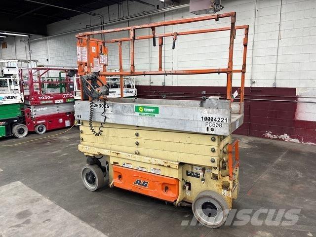 JLG 2630ES رافعات مقصية الشكل