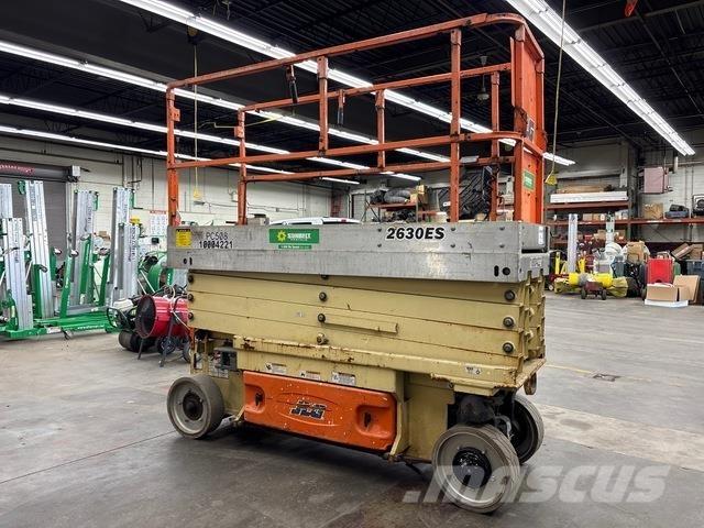 JLG 2630ES رافعات مقصية الشكل