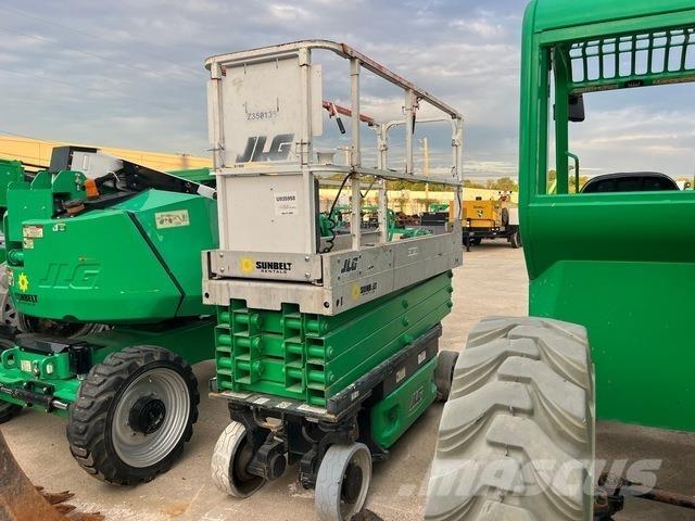 JLG 2630ES رافعات مقصية الشكل