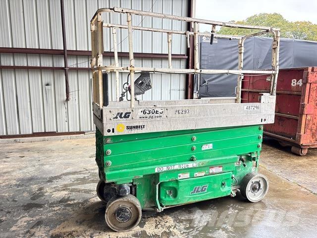 JLG 2630ES رافعات مقصية الشكل