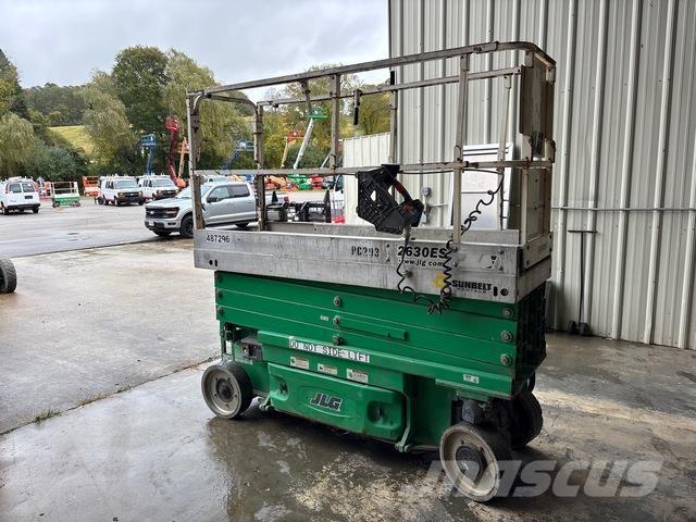 JLG 2630ES رافعات مقصية الشكل
