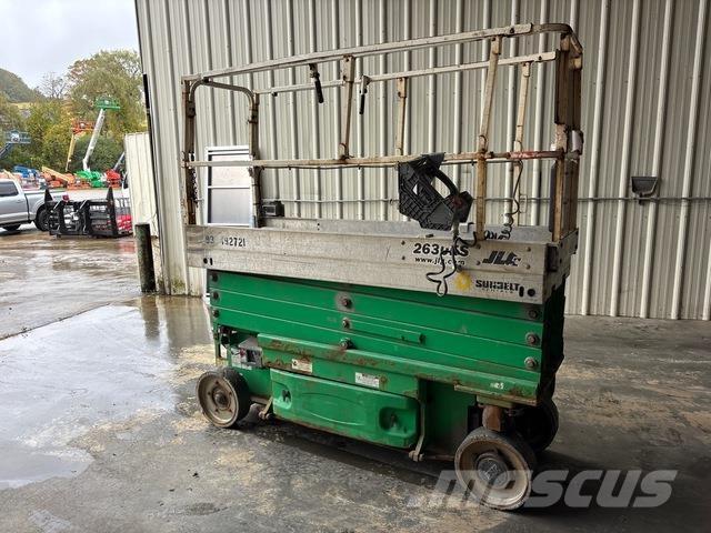 JLG 2630ES رافعات مقصية الشكل