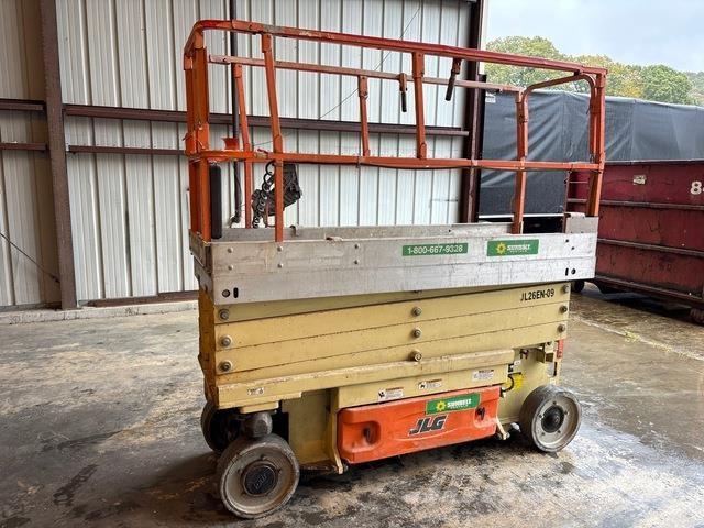 JLG 2630ES رافعات مقصية الشكل