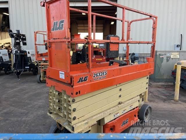 JLG 2632ES رافعات مقصية الشكل