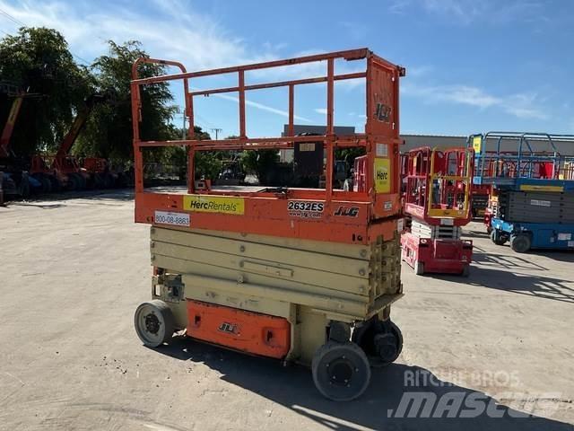 JLG 2632ES رافعات مقصية الشكل