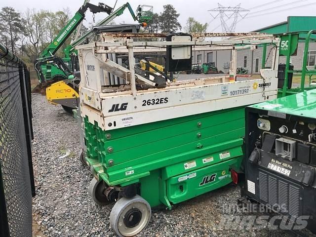 JLG 2632ES رافعات مقصية الشكل