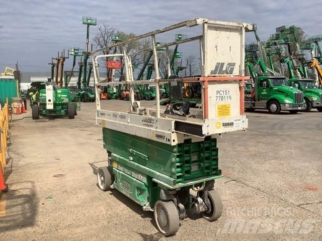 JLG 2632ES رافعات مقصية الشكل