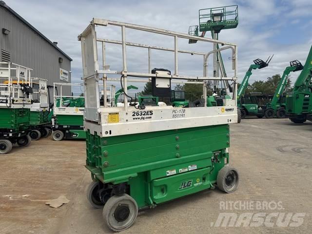 JLG 2632ES رافعات مقصية الشكل