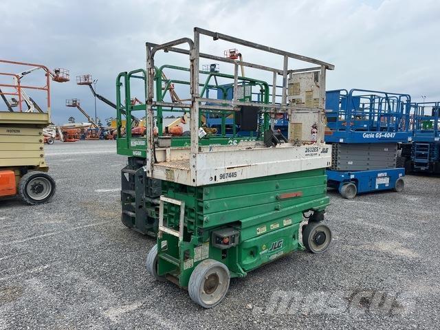 JLG 2632ES رافعات مقصية الشكل