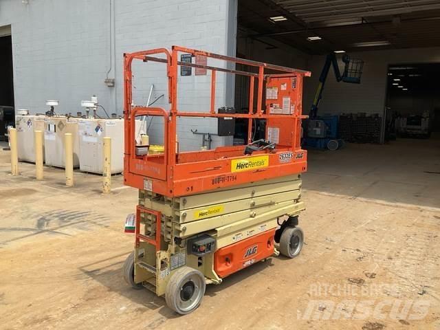 JLG 2632ES رافعات مقصية الشكل