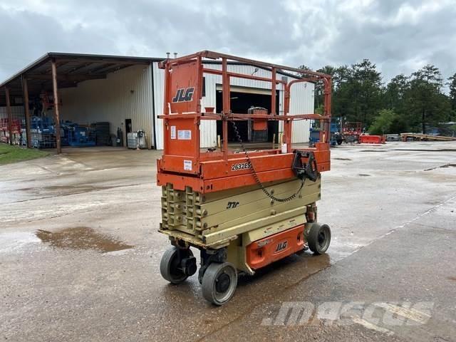 JLG 2632ES رافعات مقصية الشكل