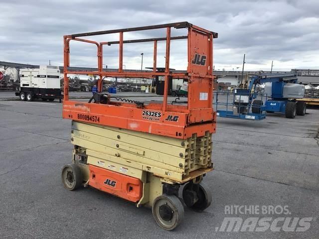 JLG 2632ES رافعات مقصية الشكل