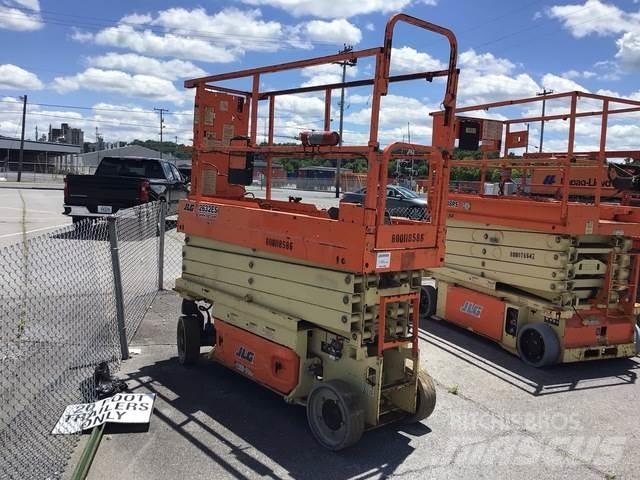 JLG 2632ES رافعات مقصية الشكل