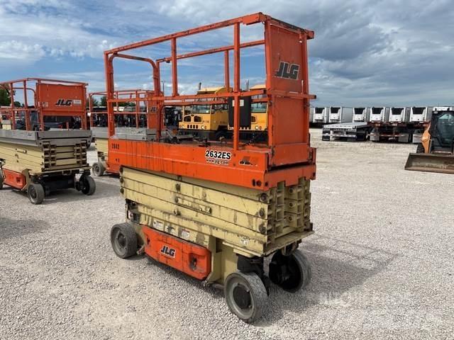 JLG 2632ES رافعات مقصية الشكل