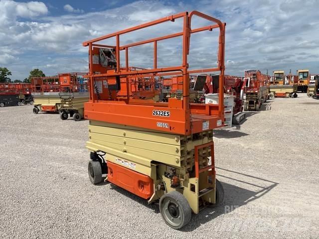 JLG 2632ES رافعات مقصية الشكل