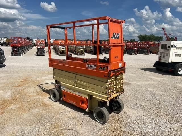 JLG 2632ES رافعات مقصية الشكل