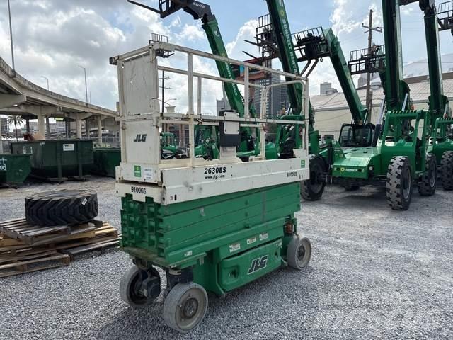 JLG 2632ES رافعات مقصية الشكل