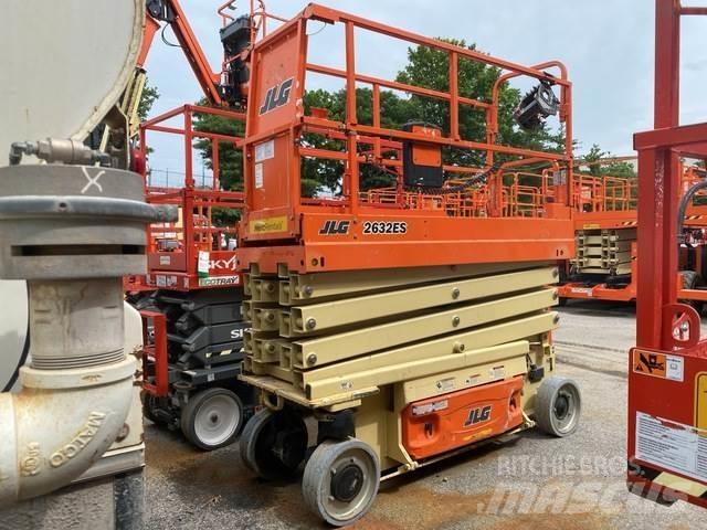 JLG 2632ES رافعات مقصية الشكل