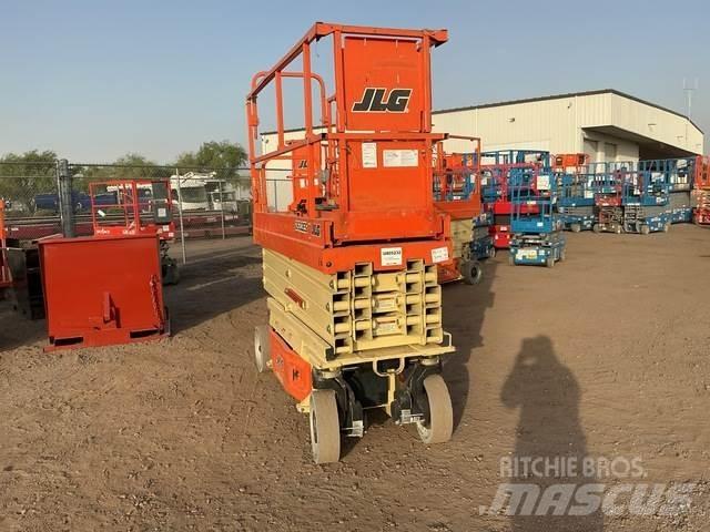 JLG 2632ES رافعات مقصية الشكل
