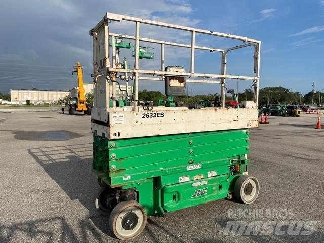 JLG 2632ES رافعات مقصية الشكل