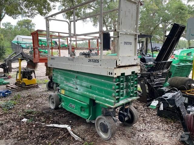 JLG 2632ES رافعات مقصية الشكل