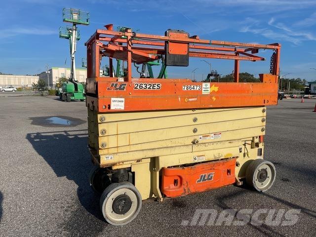 JLG 2632ES رافعات مقصية الشكل