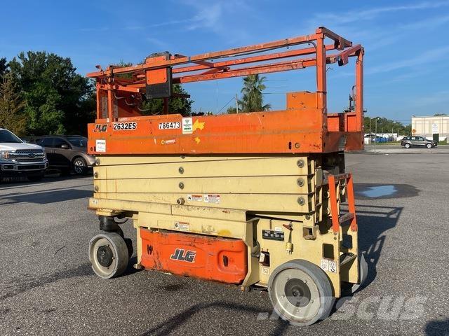JLG 2632ES رافعات مقصية الشكل