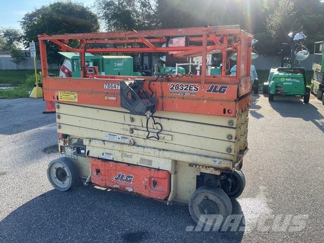 JLG 2632ES رافعات مقصية الشكل