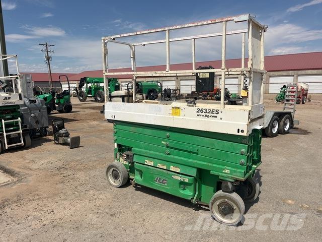 JLG 2632ES رافعات مقصية الشكل