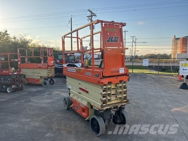 JLG 2632ES رافعات مقصية الشكل