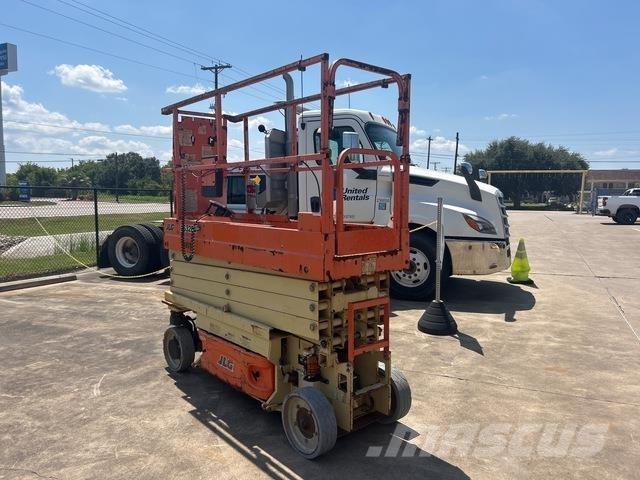 JLG 2632ES رافعات مقصية الشكل