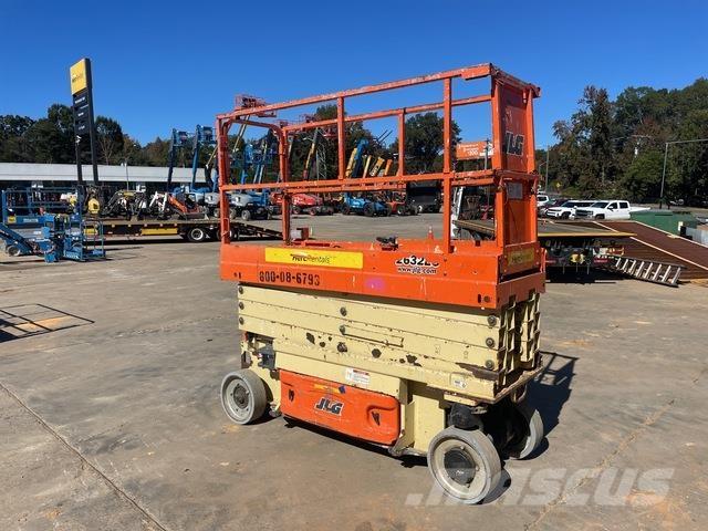 JLG 2632ES رافعات مقصية الشكل