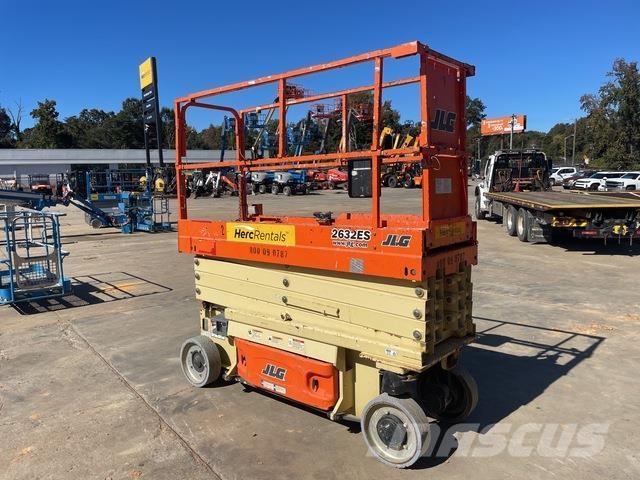 JLG 2632ES رافعات مقصية الشكل