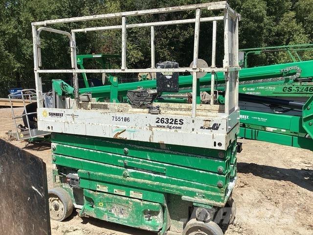 JLG 2632ES رافعات مقصية الشكل