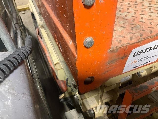 JLG 2632ES رافعات مقصية الشكل
