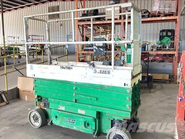 JLG 2632ES رافعات مقصية الشكل