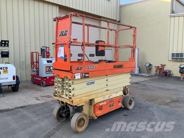 JLG 2632ES رافعات مقصية الشكل