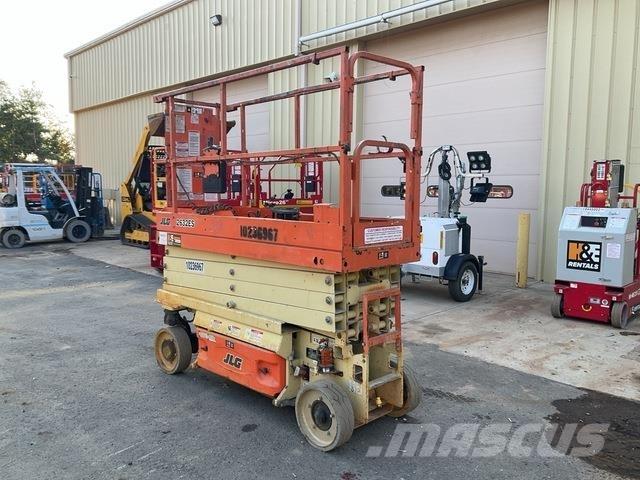 JLG 2632ES رافعات مقصية الشكل