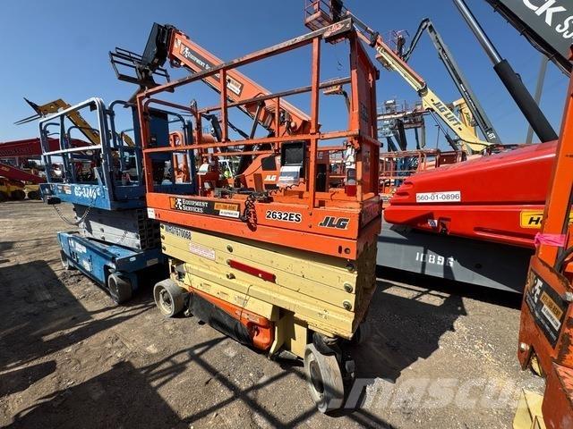 JLG 2632ES رافعات مقصية الشكل