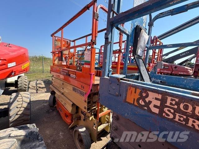 JLG 2632ES رافعات مقصية الشكل