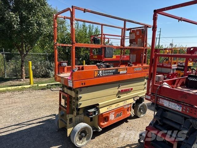 JLG 2632ES رافعات مقصية الشكل
