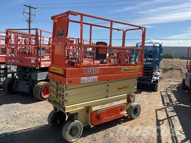 JLG 2632ES رافعات مقصية الشكل