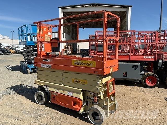 JLG 2632ES رافعات مقصية الشكل