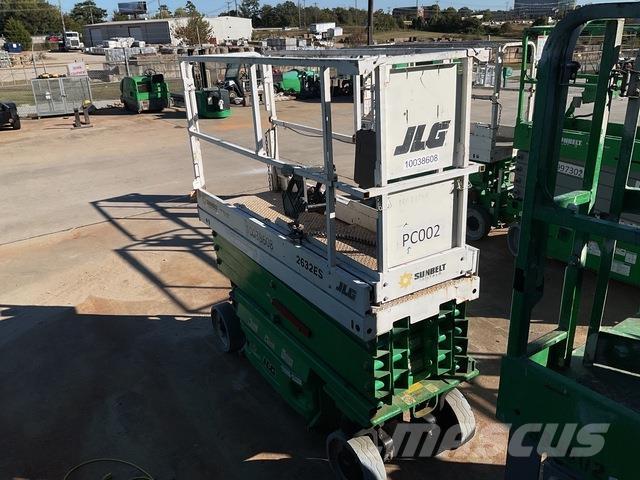 JLG 2632ES رافعات مقصية الشكل