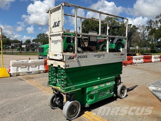 JLG 2632ES رافعات مقصية الشكل