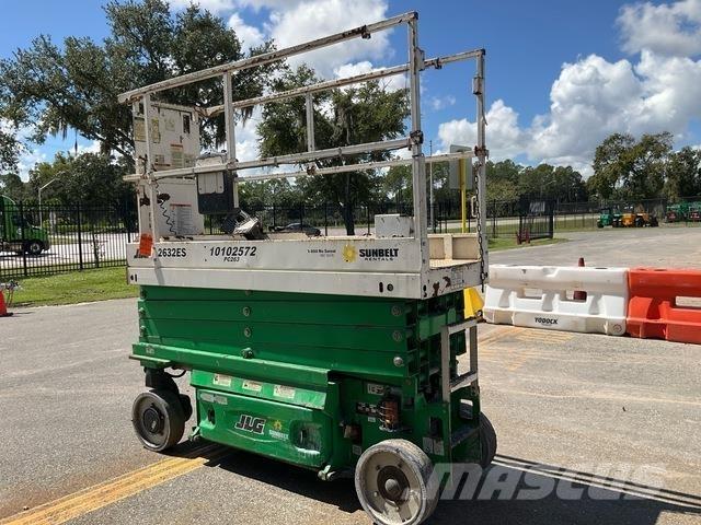 JLG 2632ES رافعات مقصية الشكل