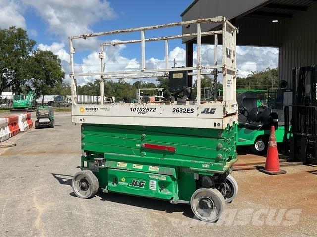 JLG 2632ES رافعات مقصية الشكل