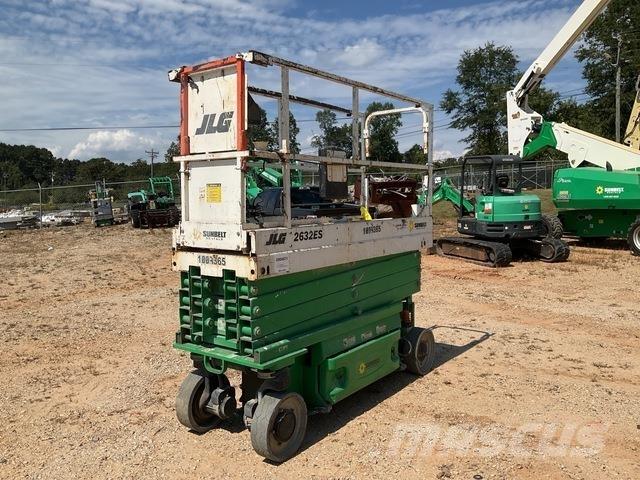 JLG 2632ES رافعات مقصية الشكل